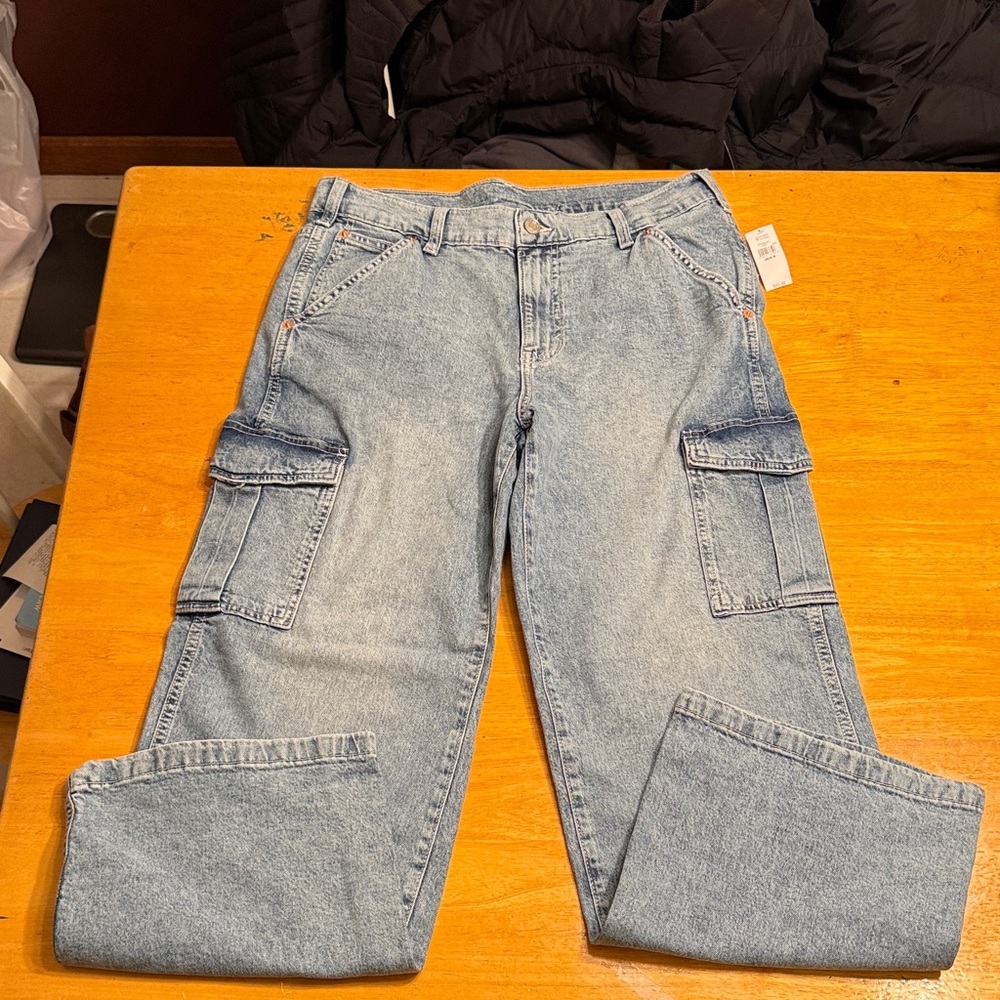 GAP 90’s Loose Cargo Mid Rise. Women’s 29/8.  New with tag